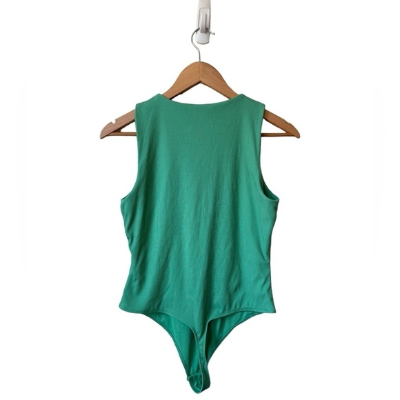 House of Harlow 1960 Ribbed Sleeveless Thong Bodysuit Green Size M - Picture 2 of 8